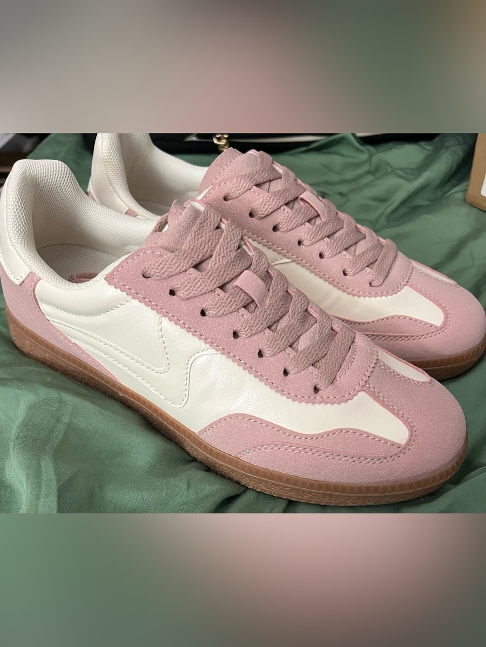 Pink and White Women's Casual Sneakers - Stylish Everyday Comfort